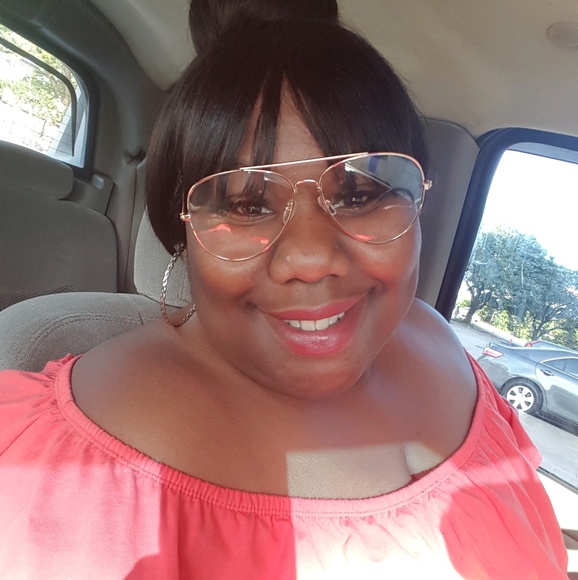 Meet your Posher, Bridgette - Picture 1 of 1